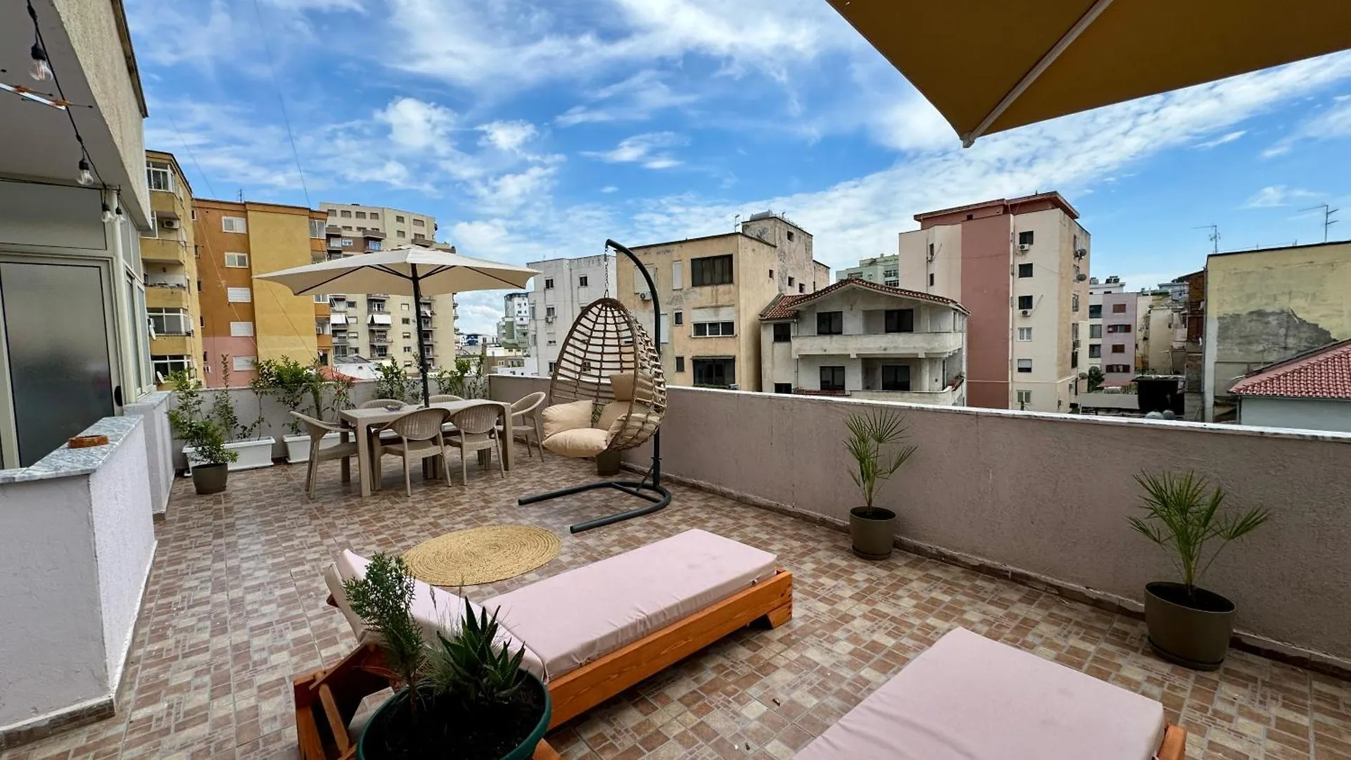 5 New Central Comfy Apartments ドゥラス