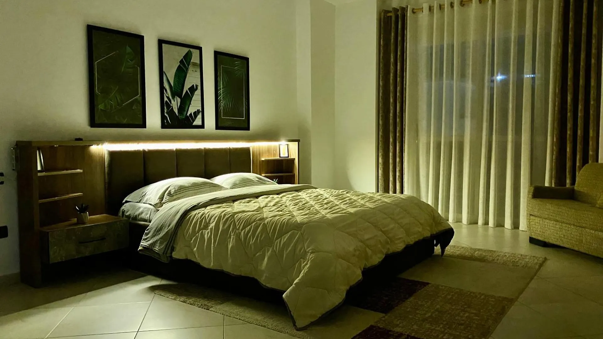 דורס 5 New Central Comfy Apartments אלבניה