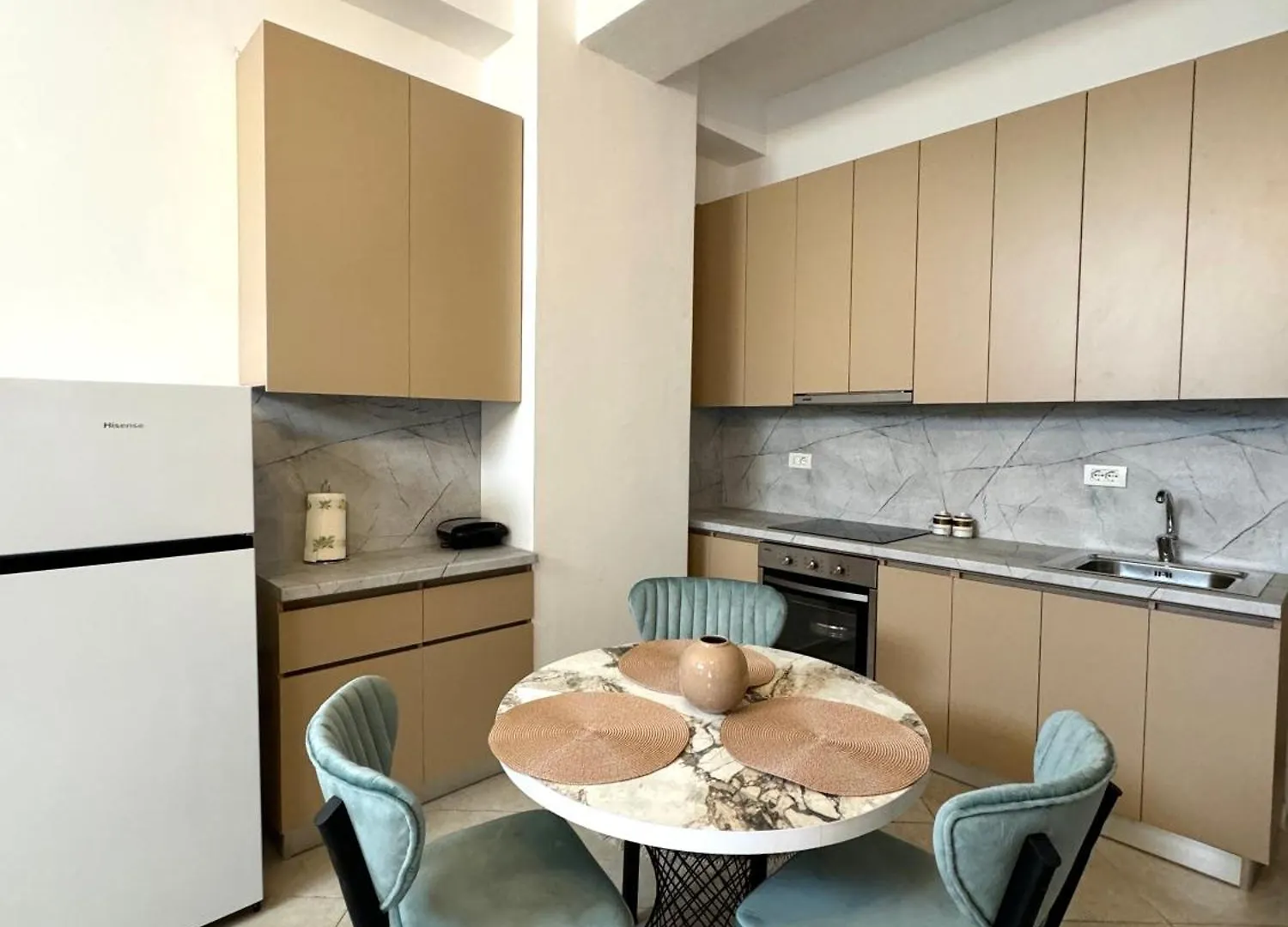 5 New Central Comfy Apartments ドゥラス