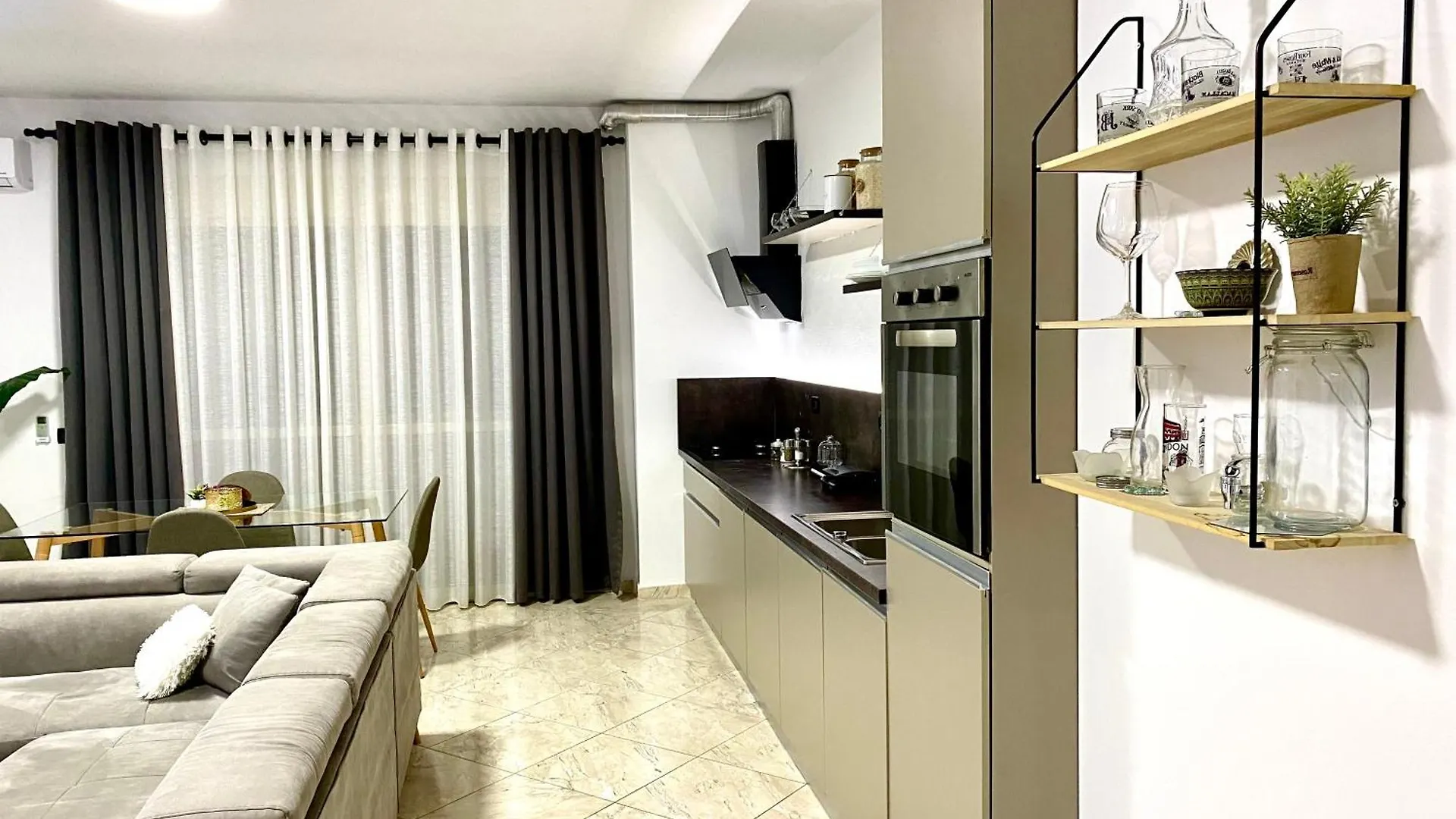 5 New Central Comfy Apartments ドゥラス