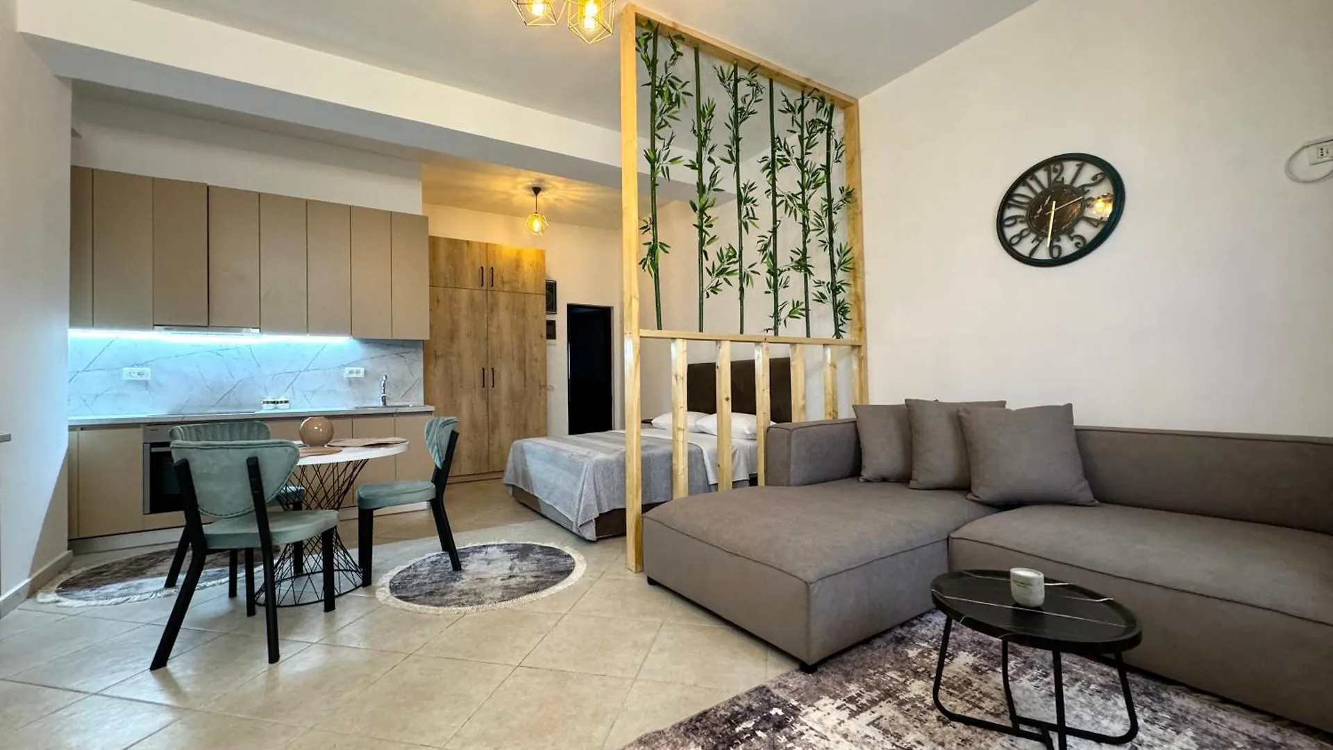 דורס 5 New Central Comfy Apartments אלבניה